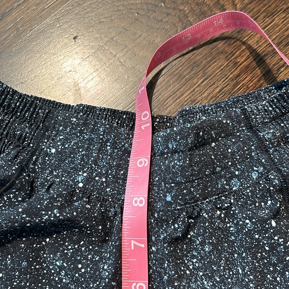 Lululemon Hotty Hot Shorts - Picture 6 of 6